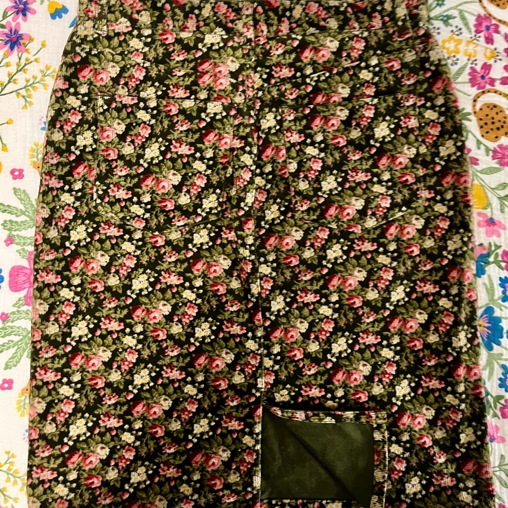 Jones New York floral corduroy skirt - Picture 3 of 7